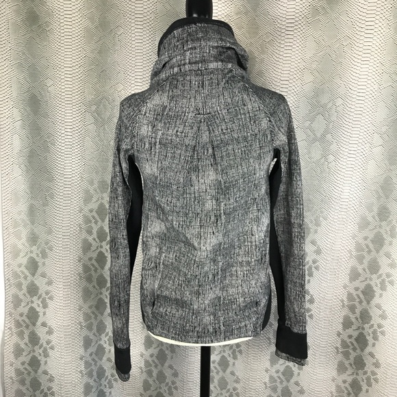 Lululemon heather grey button up thick sweater - Picture 4 of 8